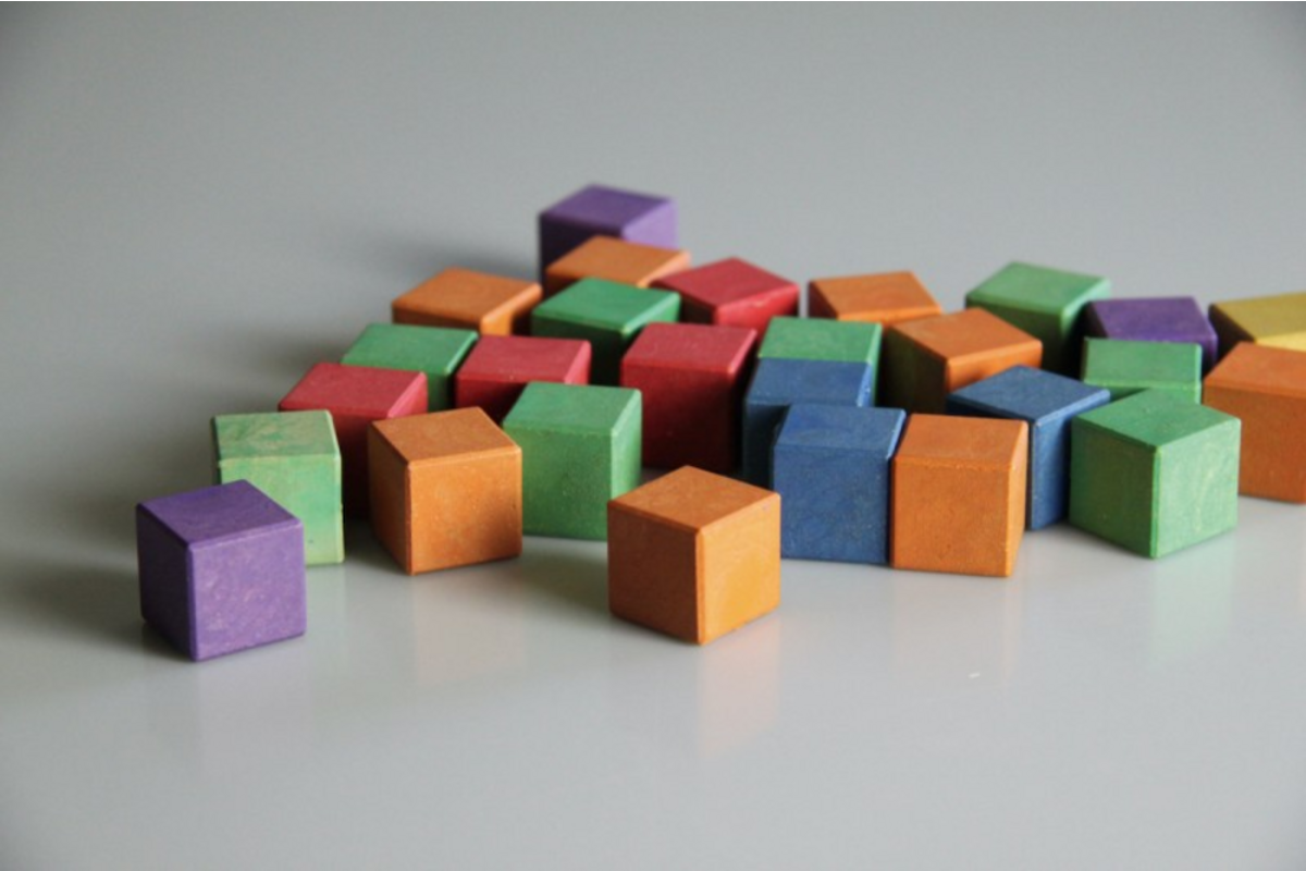 Rolf More - Gekleurde blokjes van RE-Wood, 2 x 2 x 2 cm, 150 stuks