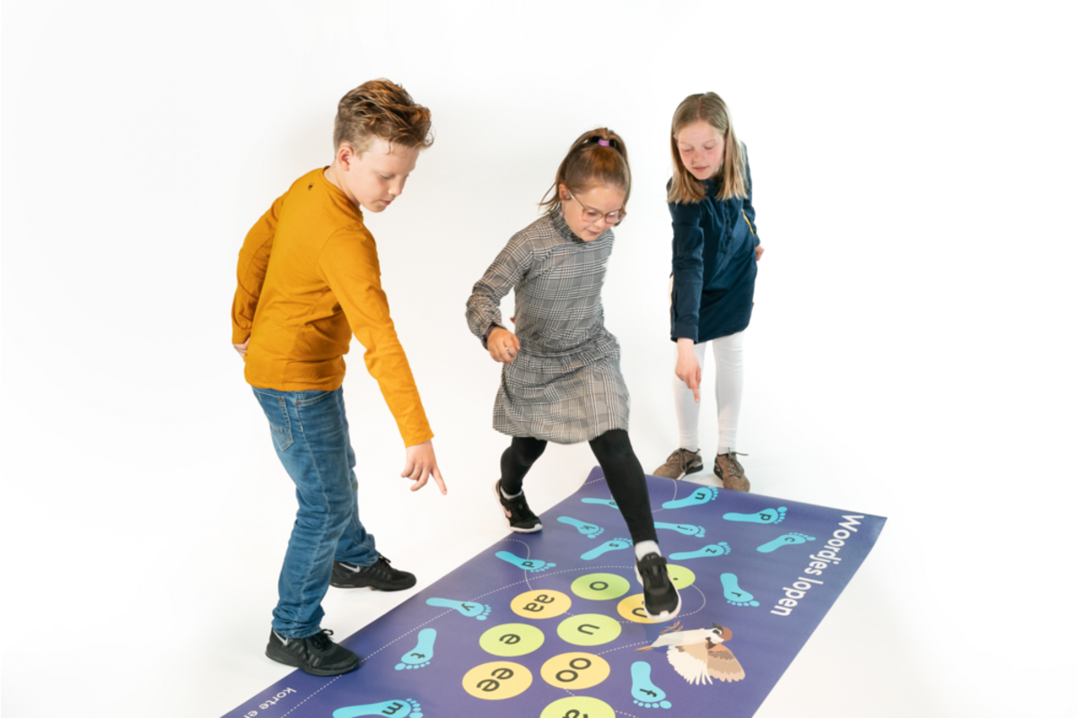 Rolf More - Woordjes lopen  korte en lange klanken, 100 x 200 cm, vinyl