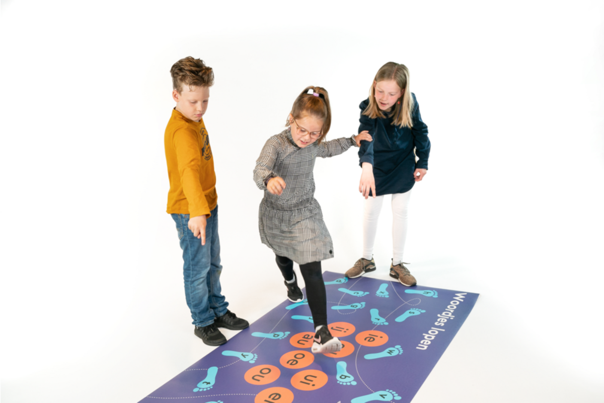 Rolf More - Woordjes lopen tweetekenklanken, 100 x 200 cm, vinyl