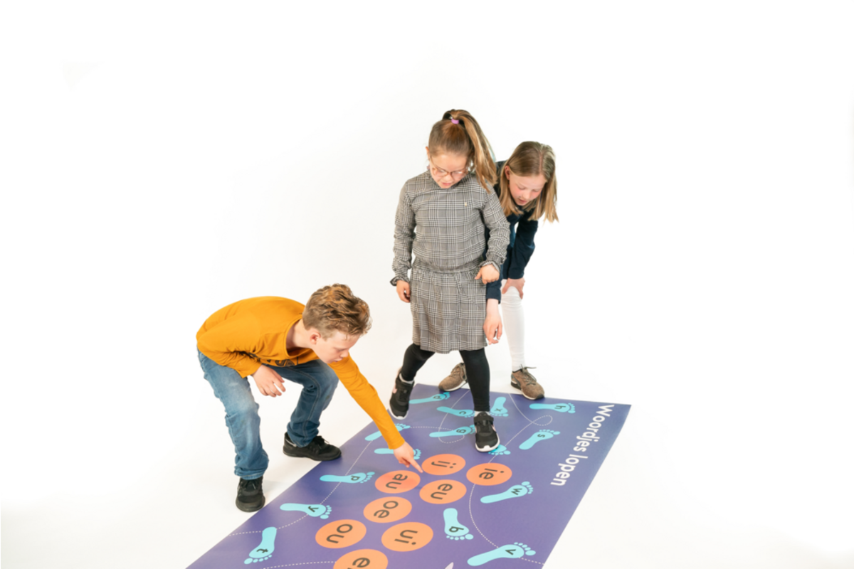 Rolf More - Woordjes lopen tweetekenklanken, 100 x 200 cm, vinyl