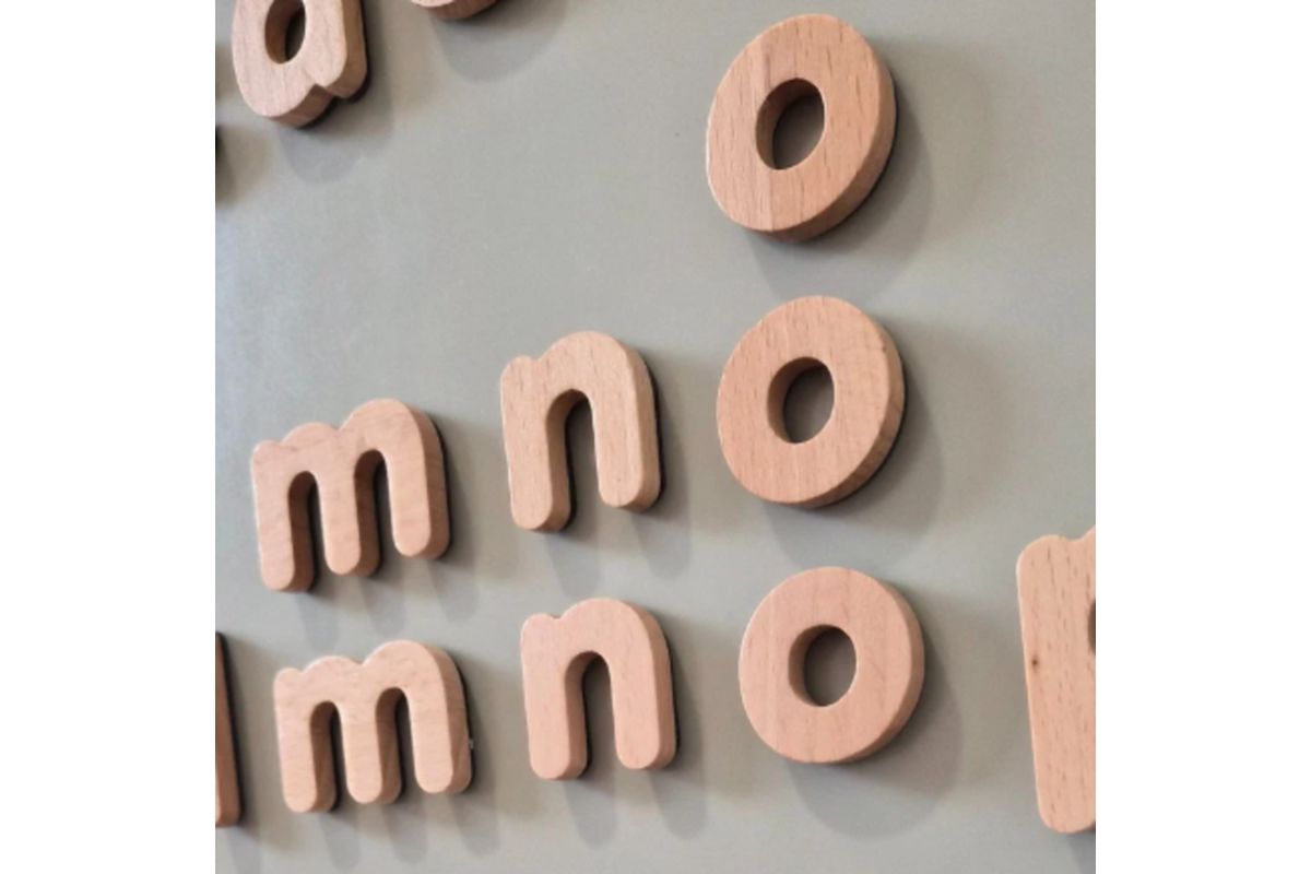 Magnetische houten letters