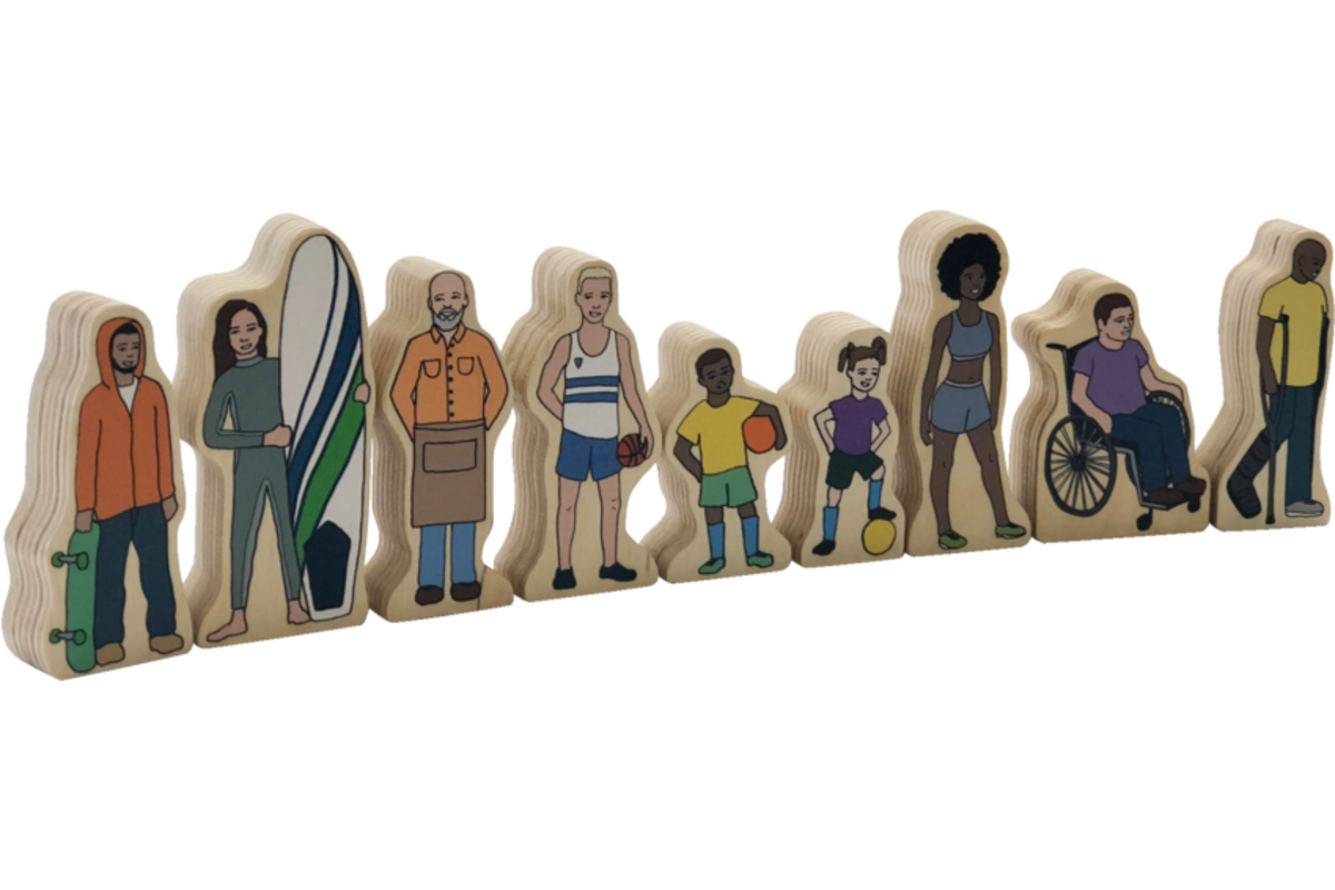 Multiculturele samenleving, 32 houten figuren