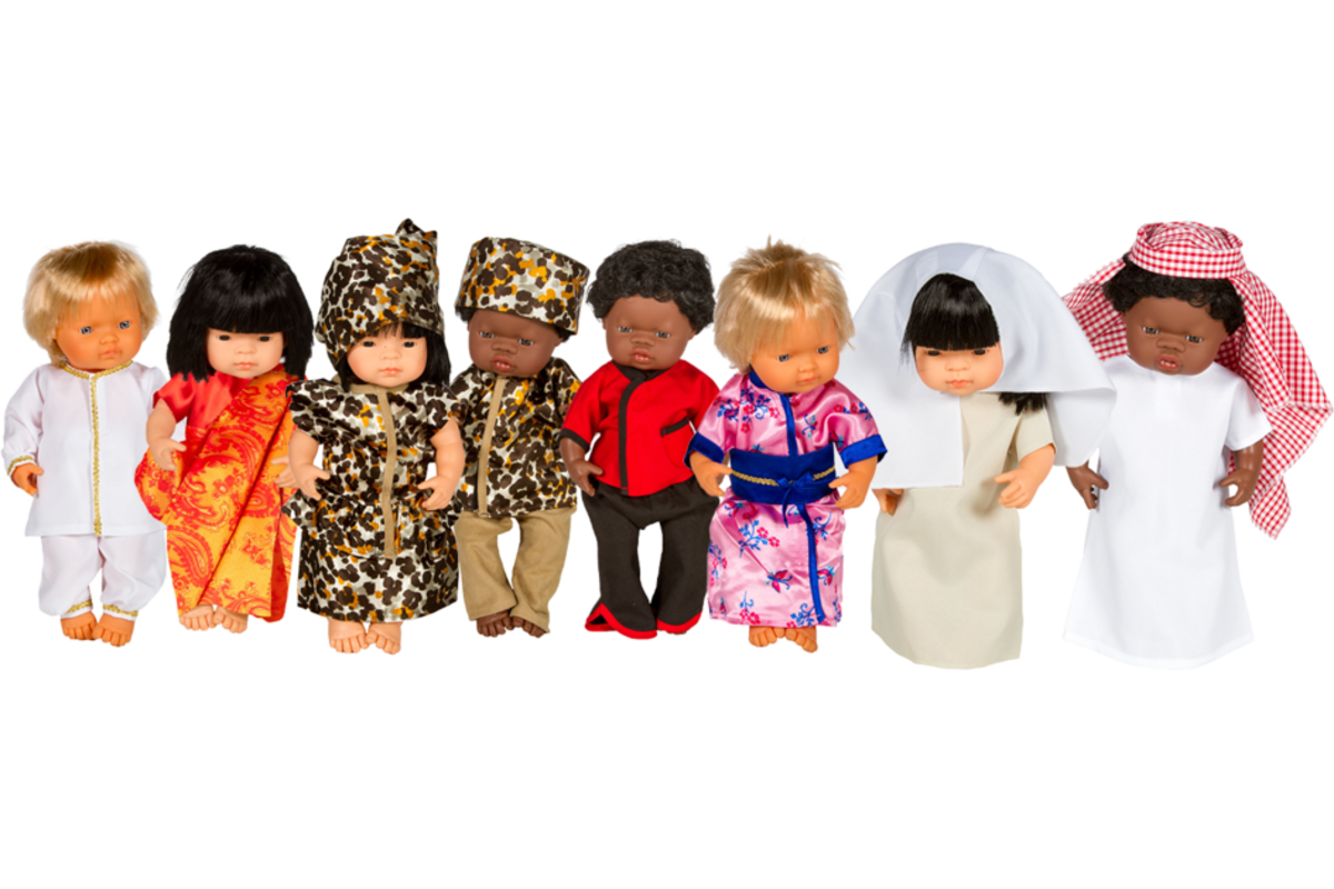 Poppenkledingset multi-cultureel voor poppen vanaf 38 cm