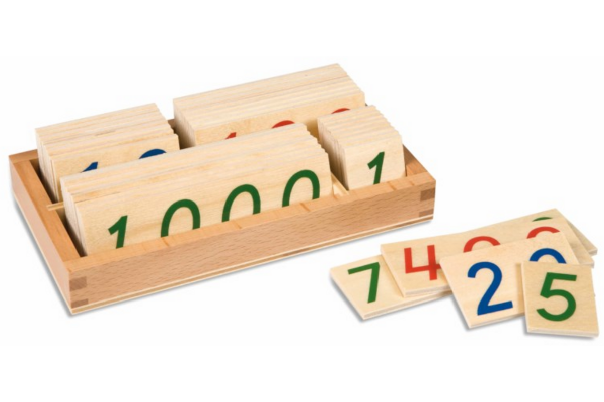 Getallen van hout klein, in kist