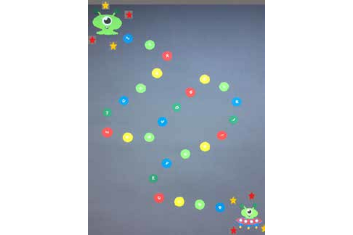 Pleinversiering Alfabet UFO spel 600 x 500 cm