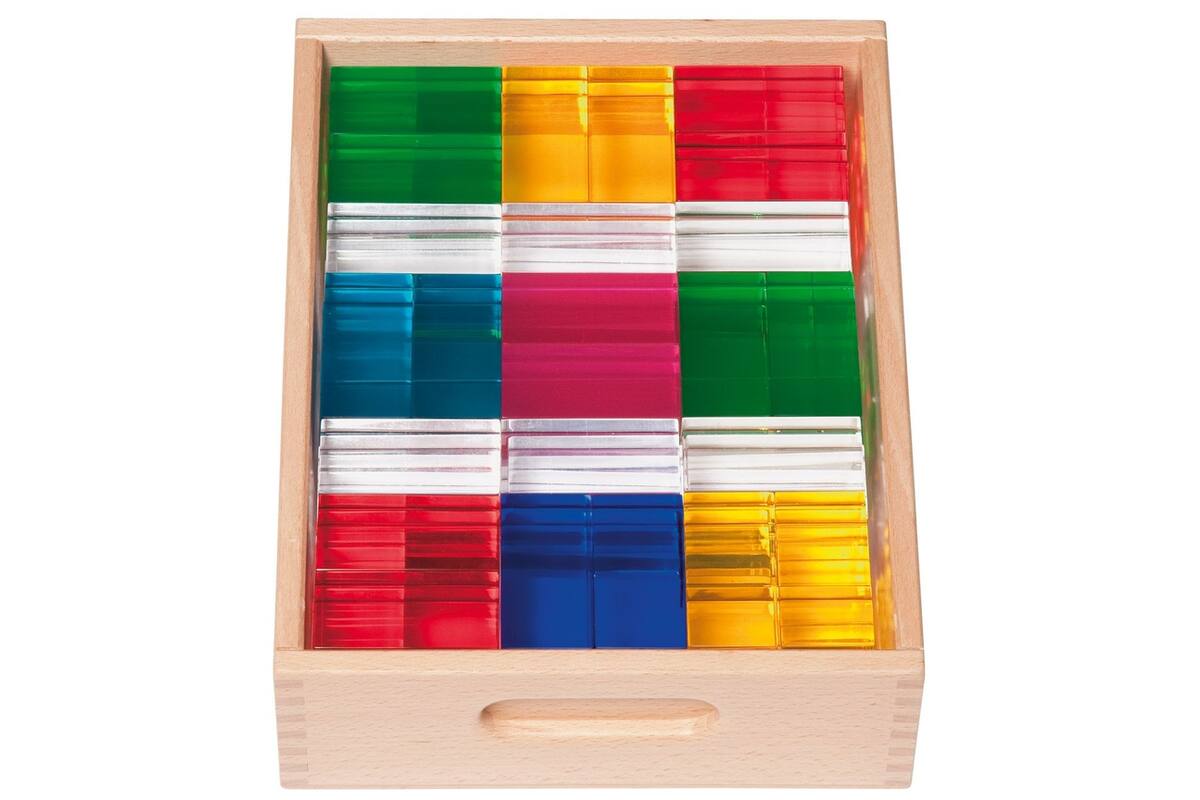 Transparante blokken in een houten kist, luxe