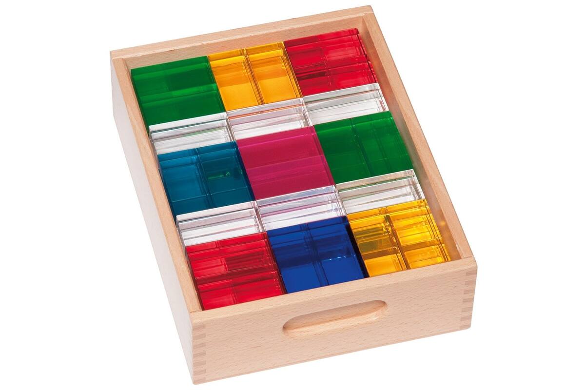 Transparante blokken in een houten kist, luxe