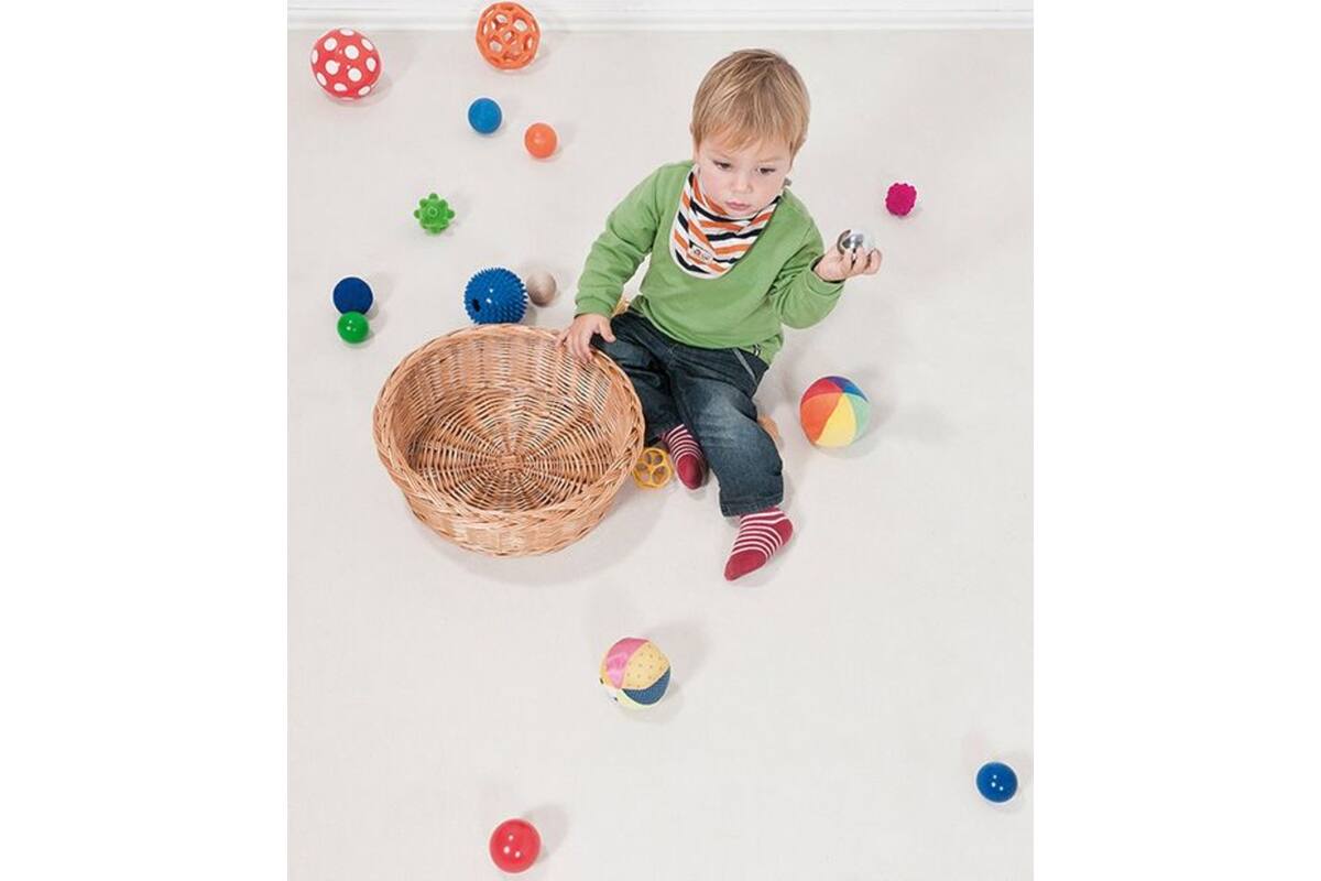 Zintuiglijke mand met ballen