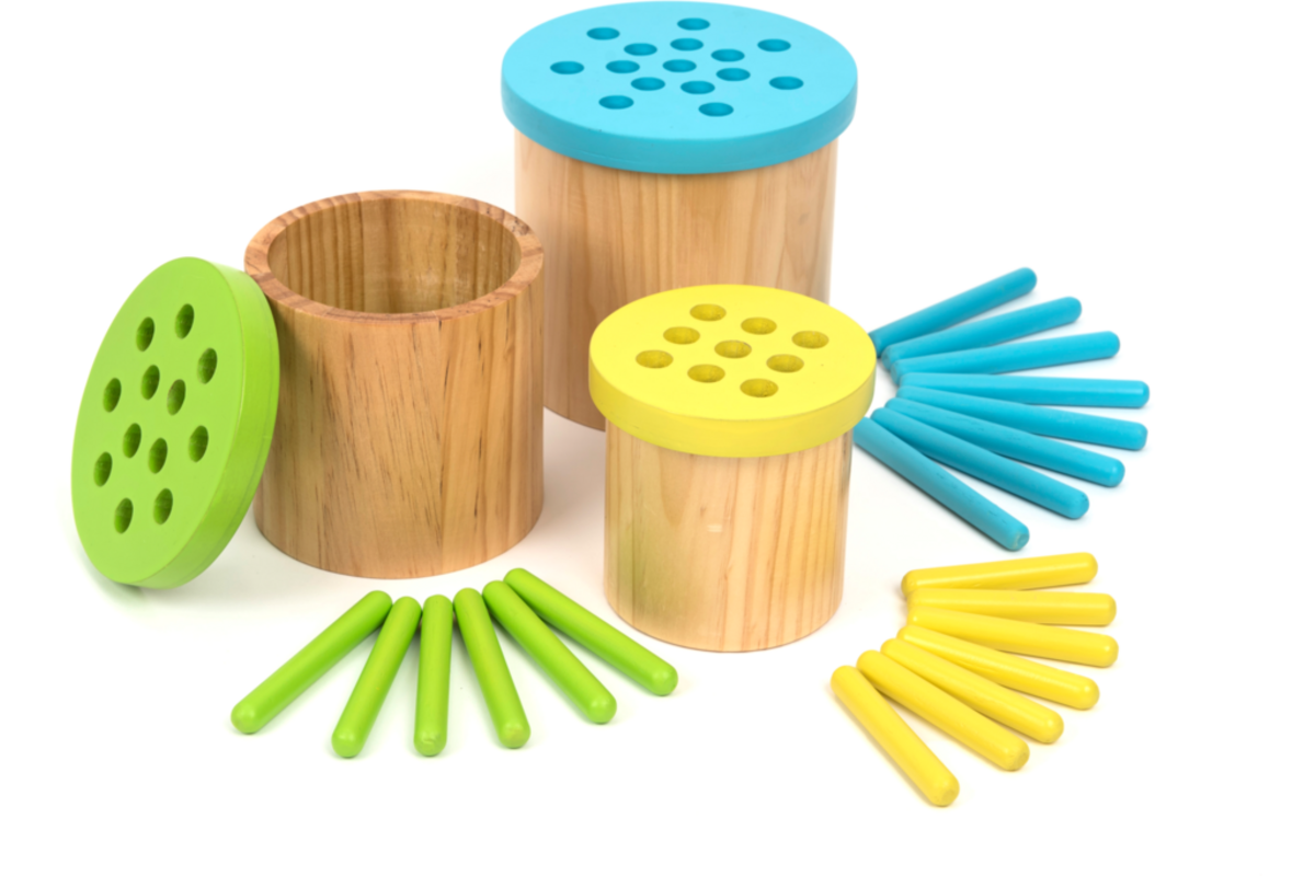 Kleur en sorteelspel met 3 houten bakken, staafjes