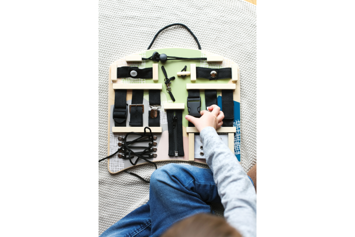 Small Foot - Houten Activiteitenbord Vergrendelingen en Verbindingen