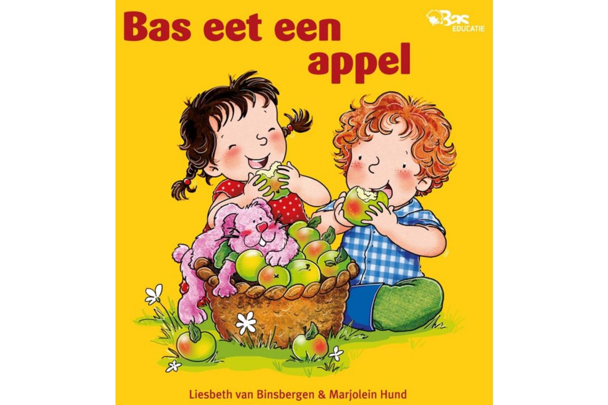 Bas eet een appel