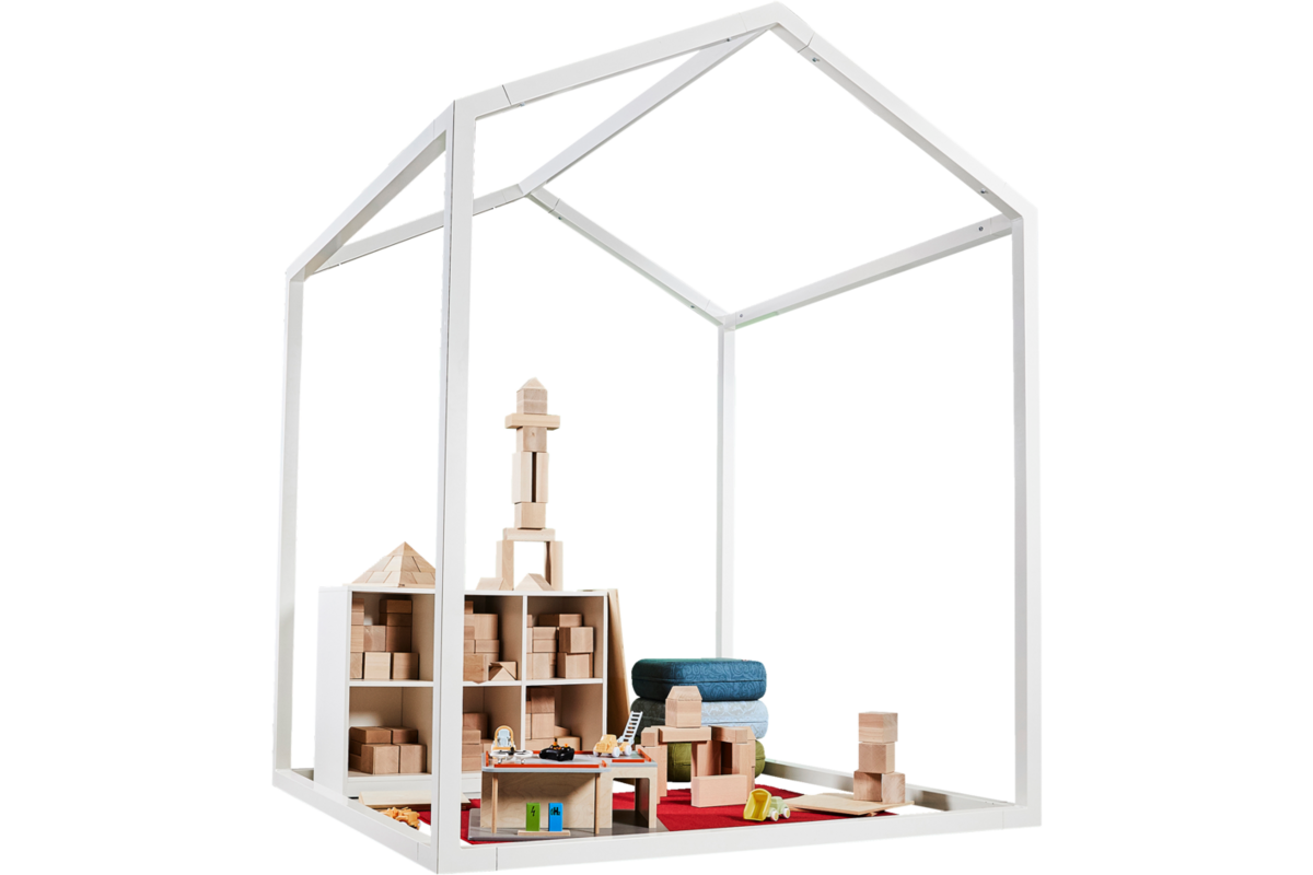Huisje van balken 6x6 cm, hout 2x2x2 m, dakhoogte 2,5 m