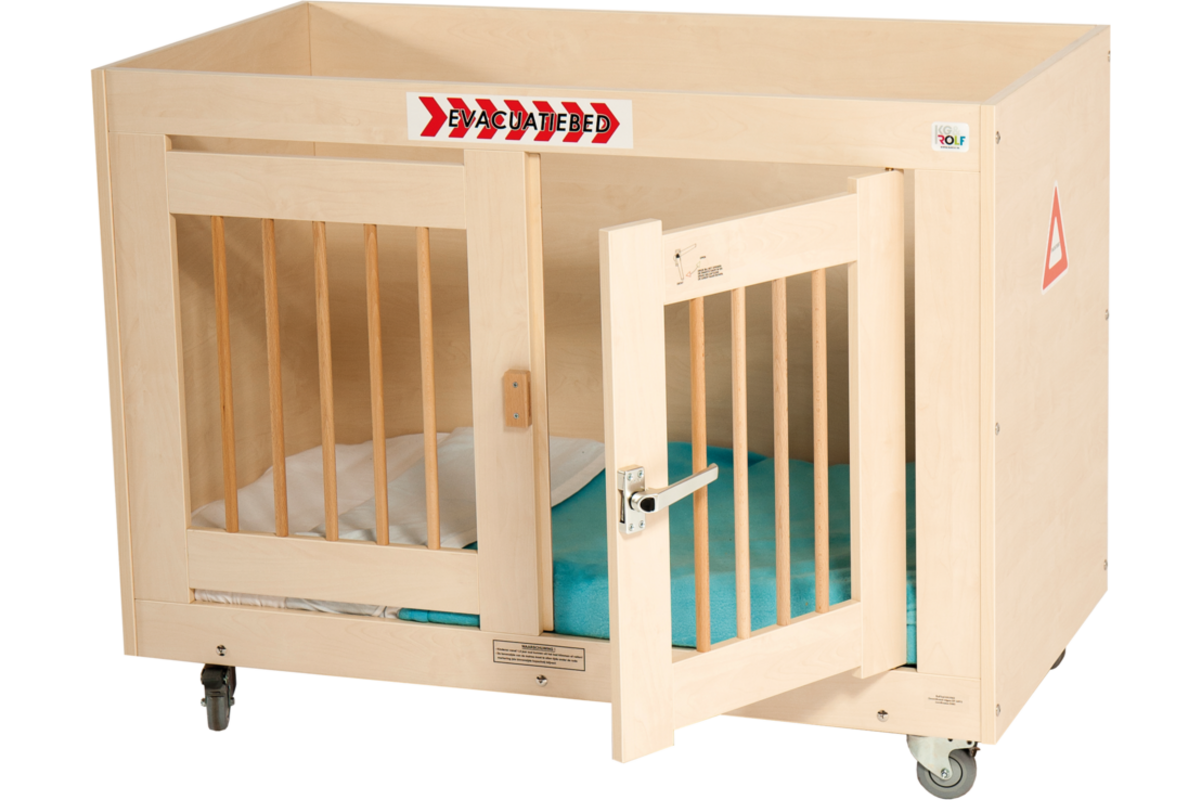 Bed Standard SOLO ahorn incl. plat dak incl. evacuatiebed en matrassen