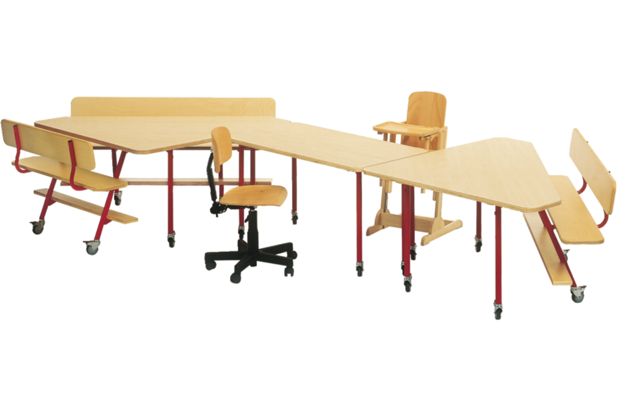 Driehoektafel met 2 banken, rood onderstel en blad berkenstructuur
