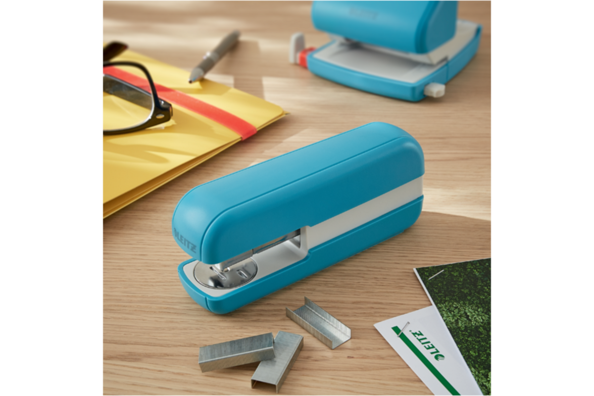 Nietmachine Leitz Cosy blauw, 30 vel