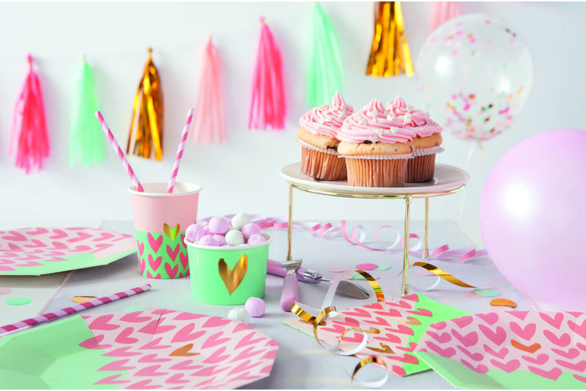 Party-Box roze hartjes, 6-persoons (42-delig)