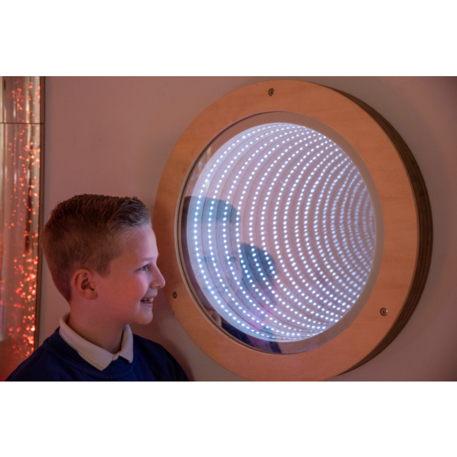 Lichtgevende, eindeloze spiegel