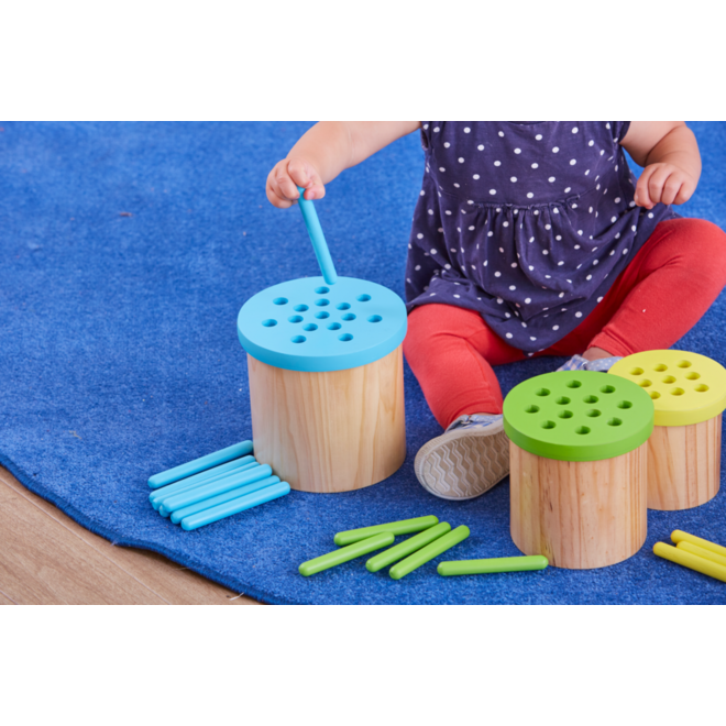 Kleur en sorteelspel met 3 houten bakken, staafjes