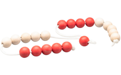 Rolf More - Rekensnoer leerkracht met 20 kralen van RE-Wood, 25mm, rood/wit