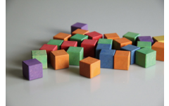 Rolf More - Gekleurde blokjes van RE-Wood, 2 x 2 x 2 cm, 150 stuks