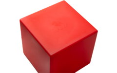 Rolf More - Bouwkubus rood