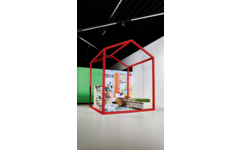 Huisje van balken 6x6 cm, hout 2x2x2 m, dakhoogte 2,5 m
