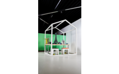 Huisje van balken 6x6 cm, hout 2x2x2 m, dakhoogte 2,5 m