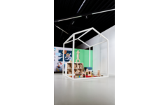 Huisje van balken 6x6 cm, hout 2x2x2 m, dakhoogte 2,5 m