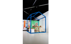 Huisje van balken 6x6 cm, hout 2x2x2 m, dakhoogte 2,5 m