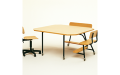 Peuterinstructietafel met 2 banken, zwart onderstel en berkenstructuur blad